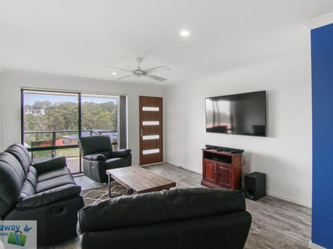 Rays On Elizabeth Parade - VIC Tourism 4