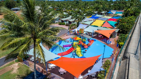 Cairns Coconut Holiday Resort - VIC Tourism 0