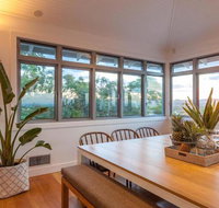 Vantage Over Byron - VIC Tourism