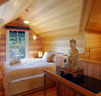 Longbourn on Massinger - VIC Tourism