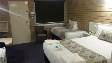 Chermside Motor Inn - VIC Tourism 6