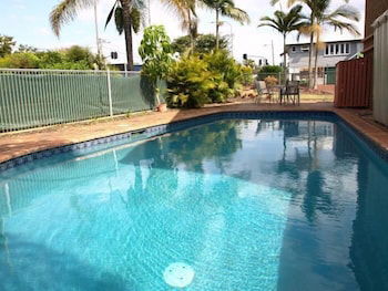 Lancaster Court Motel - VIC Tourism 3