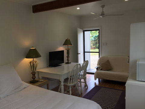 Mango Hill Farm - VIC Tourism 0