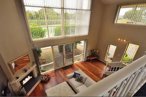 Mt Bold Estate - VIC Tourism 5