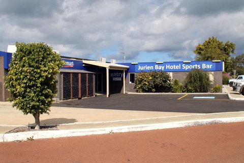 Jurien Bay Hotel - VIC Tourism 1