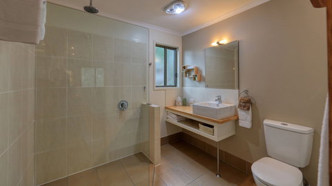 31 The Rocks - VIC Tourism 6