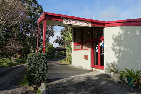 Coal Creek Motel - VIC Tourism 1