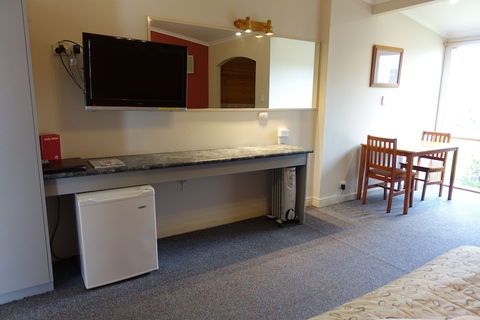 Coal Creek Motel - VIC Tourism 5