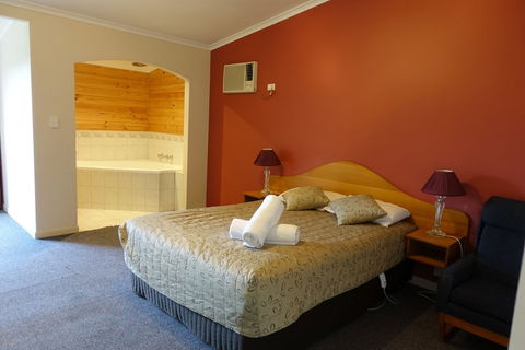 Coal Creek Motel - VIC Tourism 4