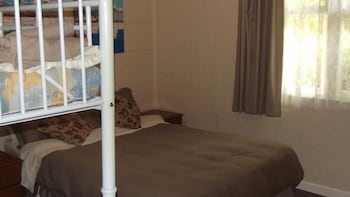 Lakes Entrance Holiday Units - VIC Tourism 6