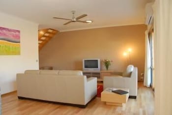 The Lakes Apartments - VIC Tourism 2