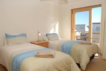 The Lakes Apartments - VIC Tourism 6