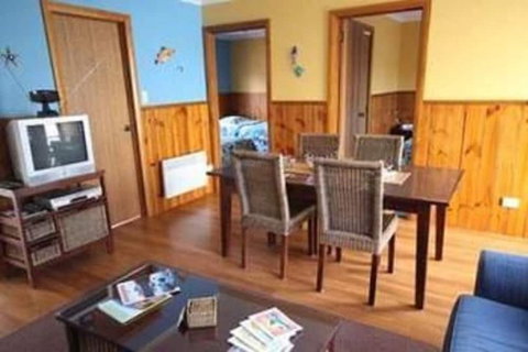 Bicheno's A Plus Apartments - VIC Tourism 4
