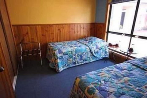 Bicheno's A Plus Apartments - VIC Tourism 3