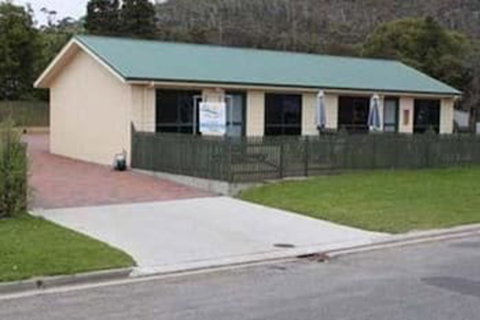 Bicheno's A Plus Apartments - VIC Tourism 0