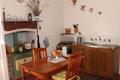 Trinity Cottage - VIC Tourism 2