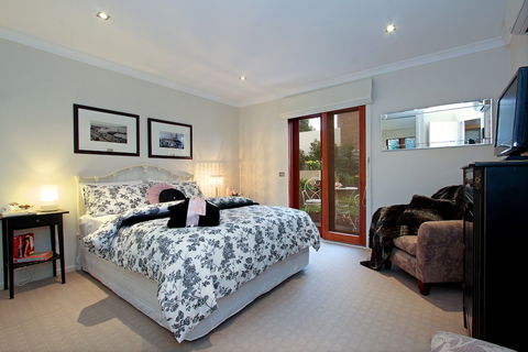 The Guest Room Mt. Martha - VIC Tourism 6