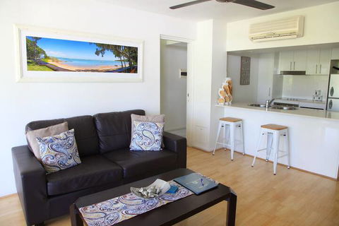 Agnes Water Beach Club - VIC Tourism 7