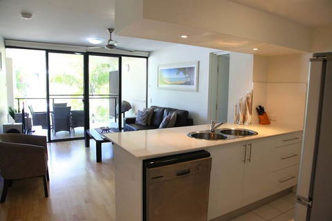 Agnes Water Beach Club - VIC Tourism 3