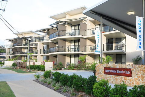 Agnes Water Beach Club - VIC Tourism 1
