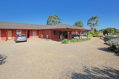 Milton Village Motel - VIC Tourism 1