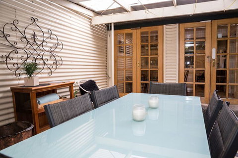 Wishing Well Cottage - VIC Tourism 7