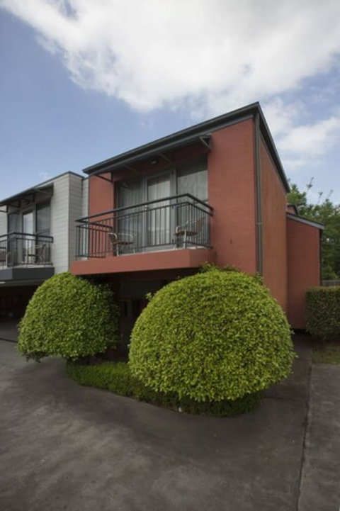 Berry Village Boutique Motel - VIC Tourism 0