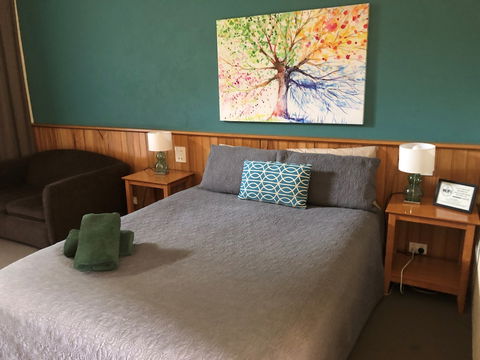 Moe Motor Inn - VIC Tourism 4