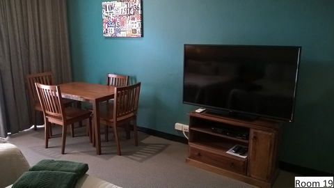 Moe Motor Inn - VIC Tourism 3