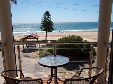 Christies No 1 Esplanade - VIC Tourism 4