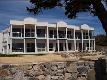 Christies No 1 Esplanade - VIC Tourism 5