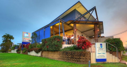 Tropixx Motel & Restaurant - VIC Tourism 0