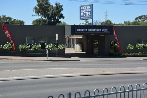 Augusta Courtyard Motel - VIC Tourism 1