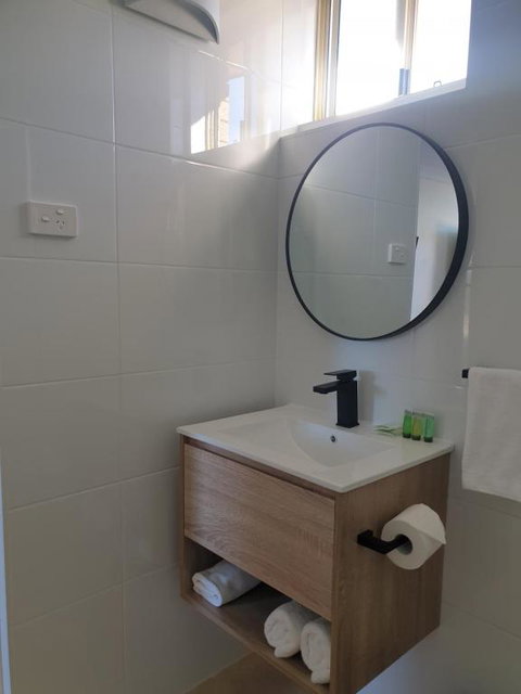 Sandpiper Motel Ulladulla - VIC Tourism 3