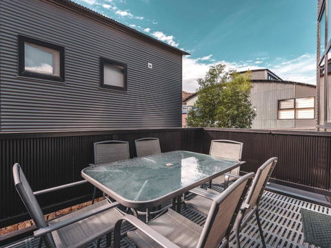 Snow Stream Apartments - VIC Tourism 4