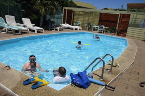 Anchorbell Holiday Apartments - VIC Tourism 0