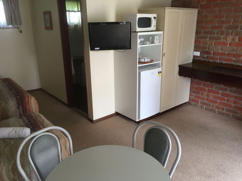Woodmans Hill Motel - VIC Tourism 5