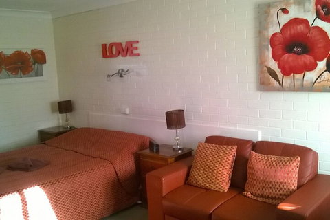 Colonial Inn Tamworth - VIC Tourism 4
