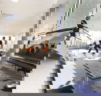 Ramada Encore by Wyndham Belconnen Canberra - VIC Tourism