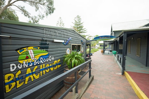 Dunsborough Beachouse YHA Hostel - VIC Tourism 6