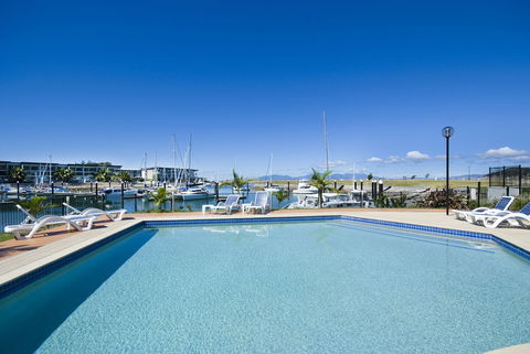 Beachside Magnetic Harbour - VIC Tourism 5