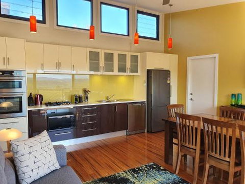 Sanctuary Hill Retreat - VIC Tourism 1