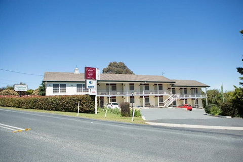 Colonial Lodge Motor Inn Yass - VIC Tourism 0