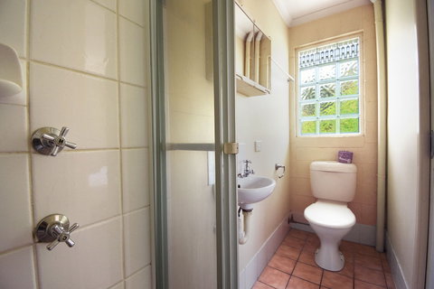 Caloundra Backpackers - Hostel - VIC Tourism 6