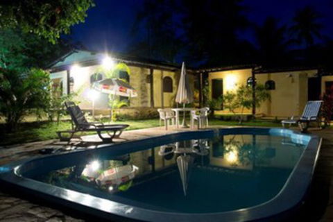 Emaroo Hotel Port Hughes - VIC Tourism 2