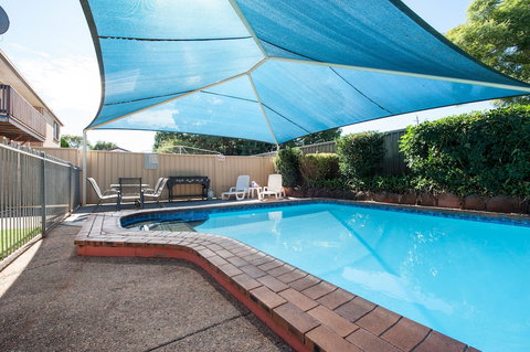 Jacaranda Place Motor Inn - VIC Tourism 4