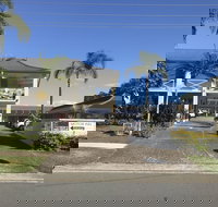 Cook's Endeavour Motor Inn - VIC Tourism