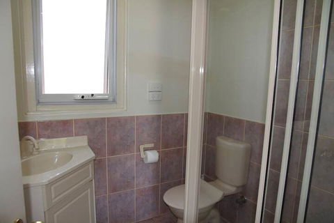 Tumut Apartments - VIC Tourism 4