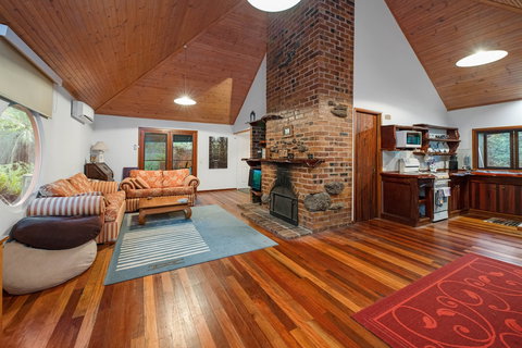 Hunchy Hideaway - VIC Tourism 3