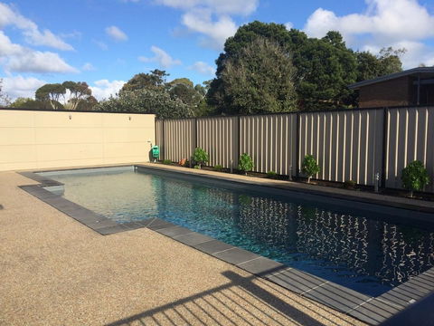 Seahorse Motel - VIC Tourism 1